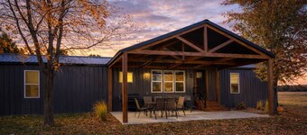 Fox Lake Escape- Peaceful Cabin for Outdoor Enthusiasts