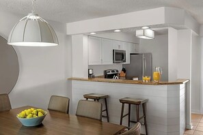 Unclassified image, 5 of 11, button - 2-bedroom resort in Hilton Head Island with great activities at a great rate. (Hilton Head Island)