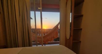 Apartment on the 1st floor of the house, sunset view, privacy and close to the beach.