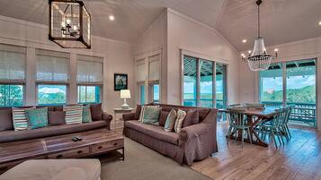 House, Multiple Beds (Sea Glass on 30A) | Living area