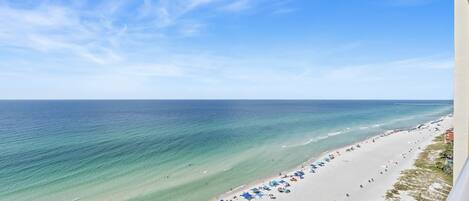 Appart'hĂŽtel, plusieurs lits (Majestic Beach Towers 1-1510) | Plage