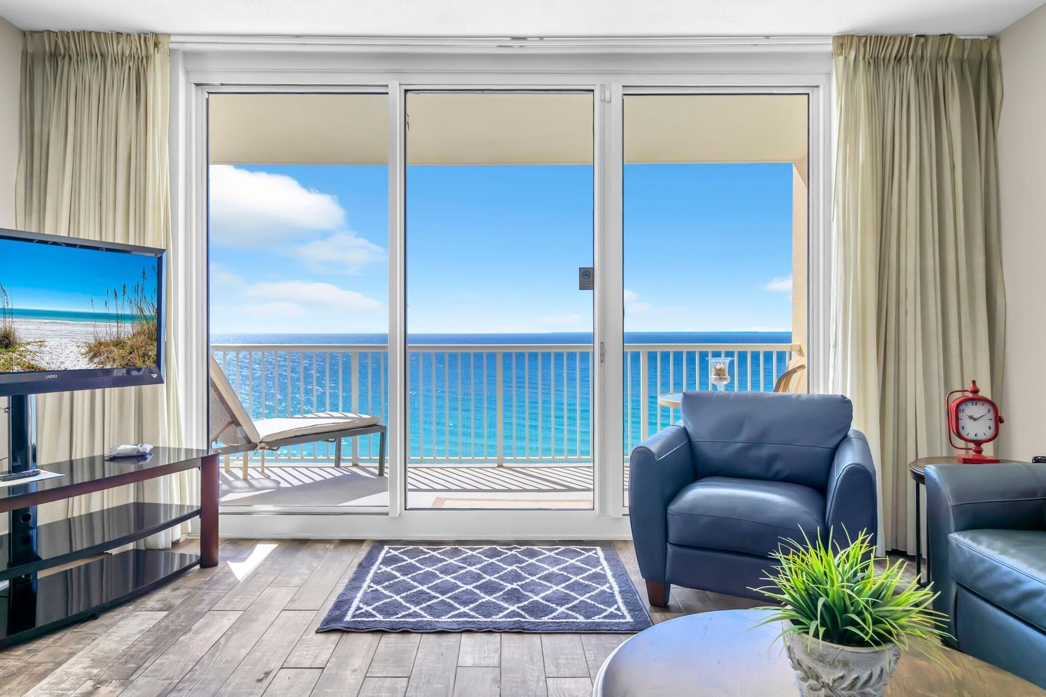 Condo, varias camas (Majestic Beach Towers 1-1415) | Área de sala de estar