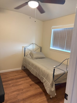2 bedrooms, WiFi, bed sheets