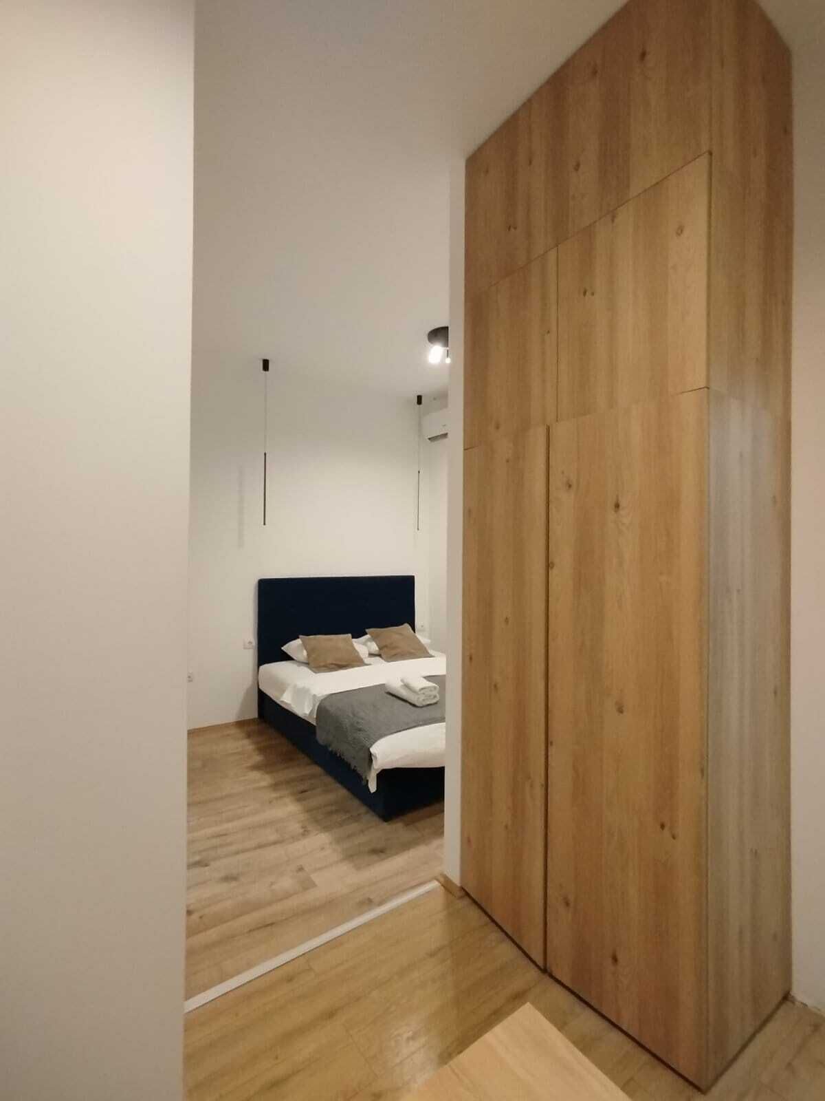 Apartment | Blackout drapes, iron/ironing board, free WiFi