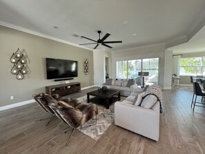 Smart TV, computer monitors - Perfect 3-bedroom house with AC in welcoming Port St. Lucie (Port St. Lucie)