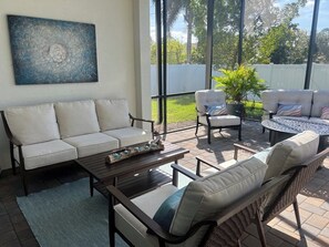 Smart TV, computer monitors - Perfect 3-bedroom house with AC in welcoming Port St. Lucie (Port St. Lucie)