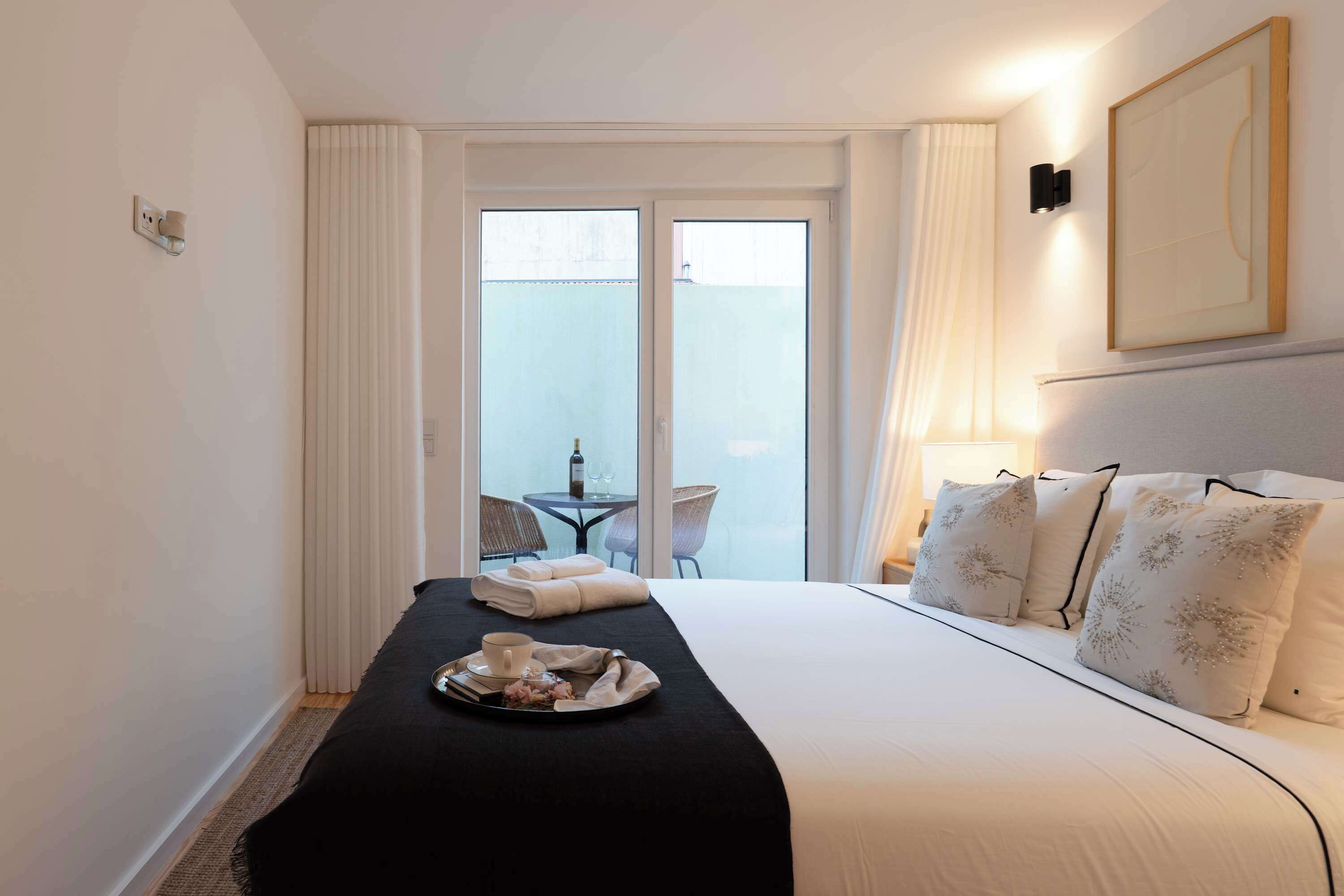 Iron/ironing board, travel cot, WiFi, bed sheets