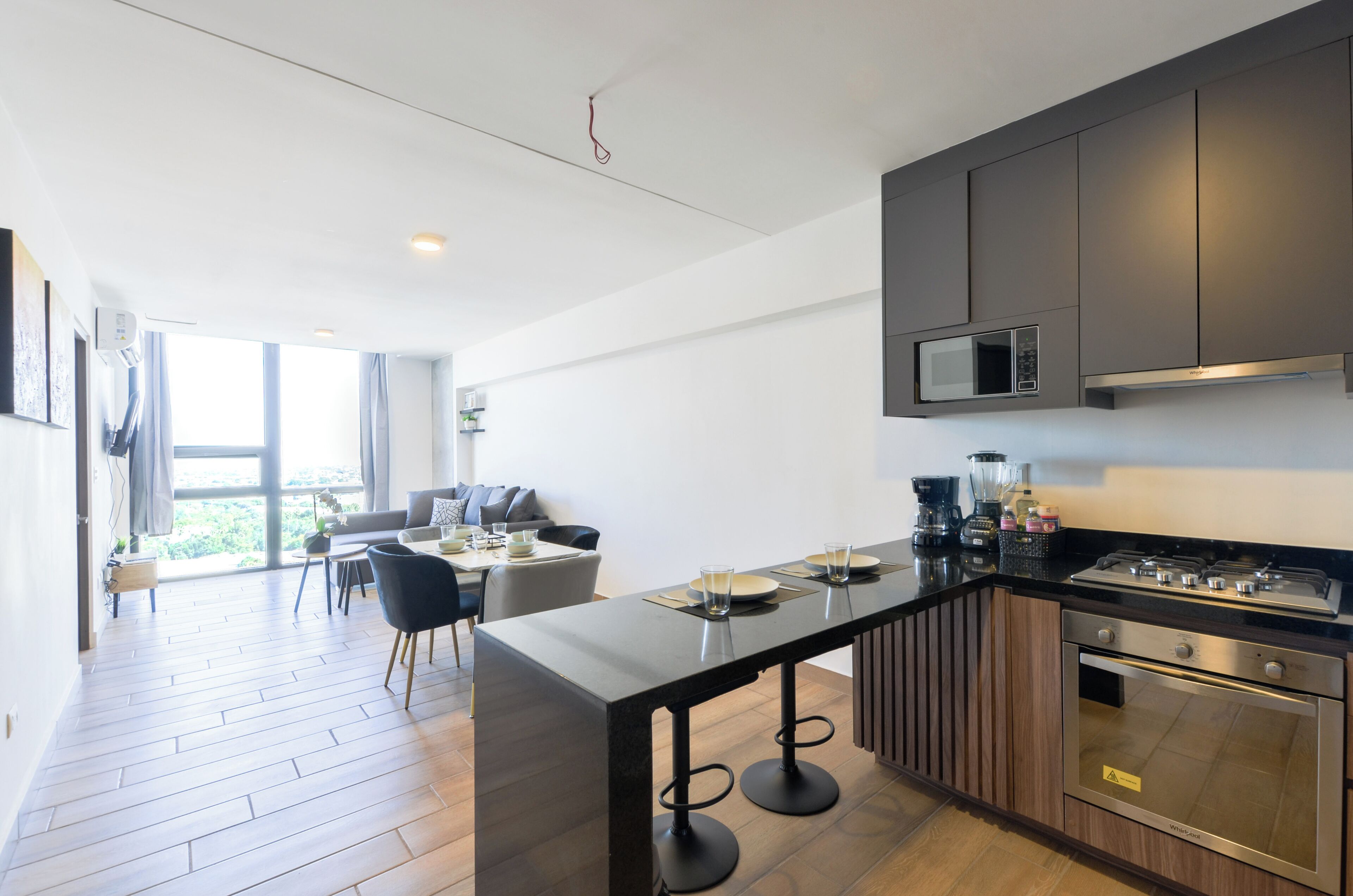 Club Suite, City View | Living area