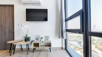 City Suite, City View | Living area