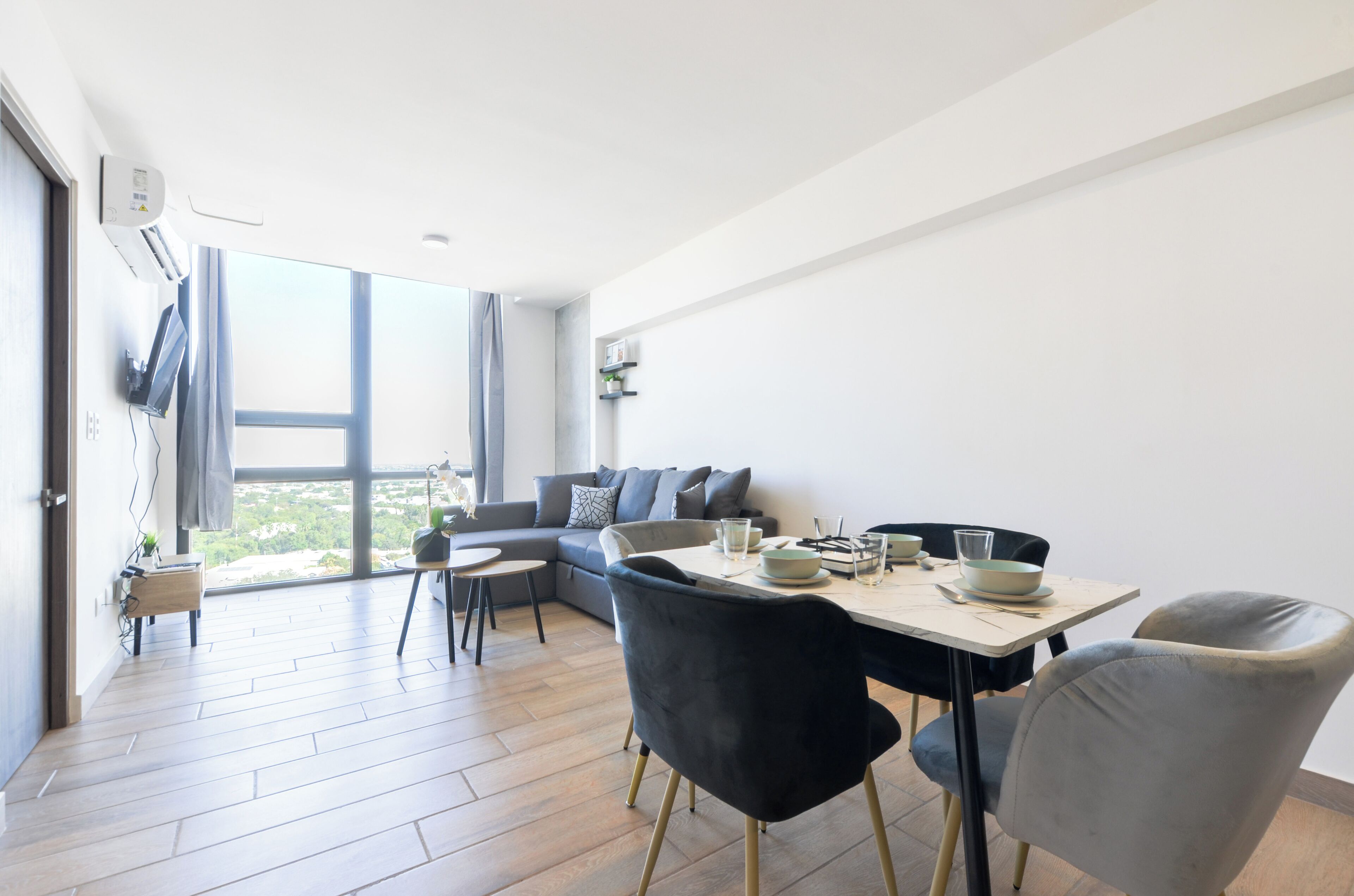 Suite Club, vista a la ciudad | Área de sala de estar