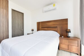 Suite, City View | Laptop workspace, iron/ironing board, free WiFi - Livo (Monterrey)