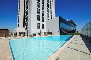 Piscina externa sazonal