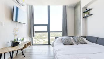 City Suite, City View | Laptop workspace, iron/ironing board, free WiFi, bed sheets