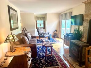 TV - Lake Waukewan Camp in Meredith (Meredith)