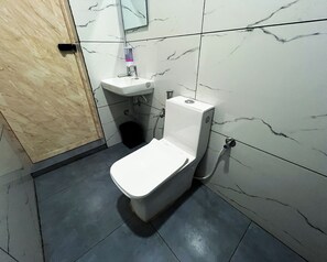 Chambre Classique Double ou avec lits jumeaux | Salle de bain