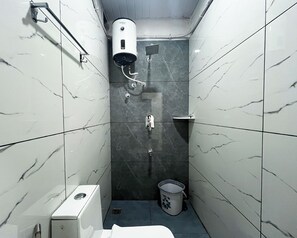 Classic-værelse med dobbeltseng eller 2 enkeltsenge | Badeværelse