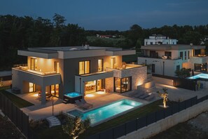 Exterior - Designer Beach Villa Limes - Pool, Spa & Games (Funtana)