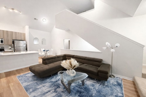 Spacious 3 bedroom near beach