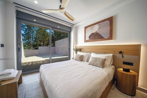 Deluxe Villa | Egyptian cotton sheets, premium bedding, pillowtop beds, in-room safe - EAST VILLA by CYAMES (Gavalochori)