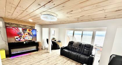 Lakeside Zen Spa Retreat - Sauna, Jacuzzi, Massage Chairs, Red Light Therapy