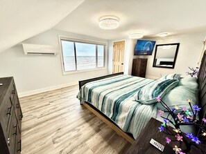 5 bedrooms, iron/ironing board, travel crib, free WiFi