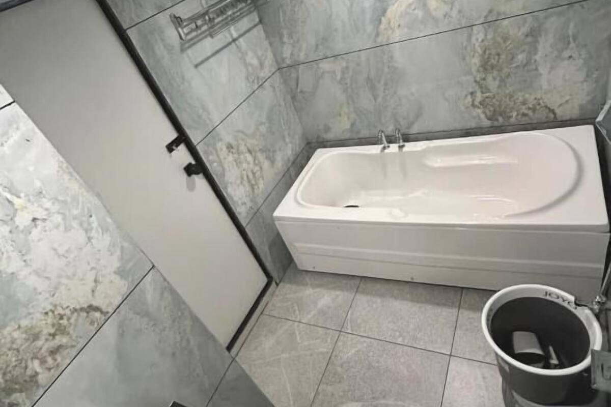 Deluxe Suite, City View | Bilik Mandi