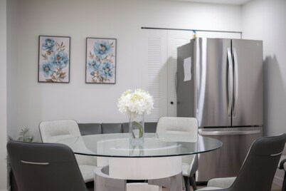 Vancouver Retreat near UBC & Kitsilano Beach