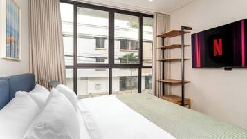 Desk, iron/ironing board, travel cot, WiFi