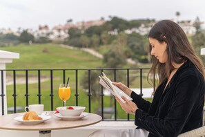 Junior Suite, Golf View | Outdoor dining - Duquesa Golf Club (Manilva)