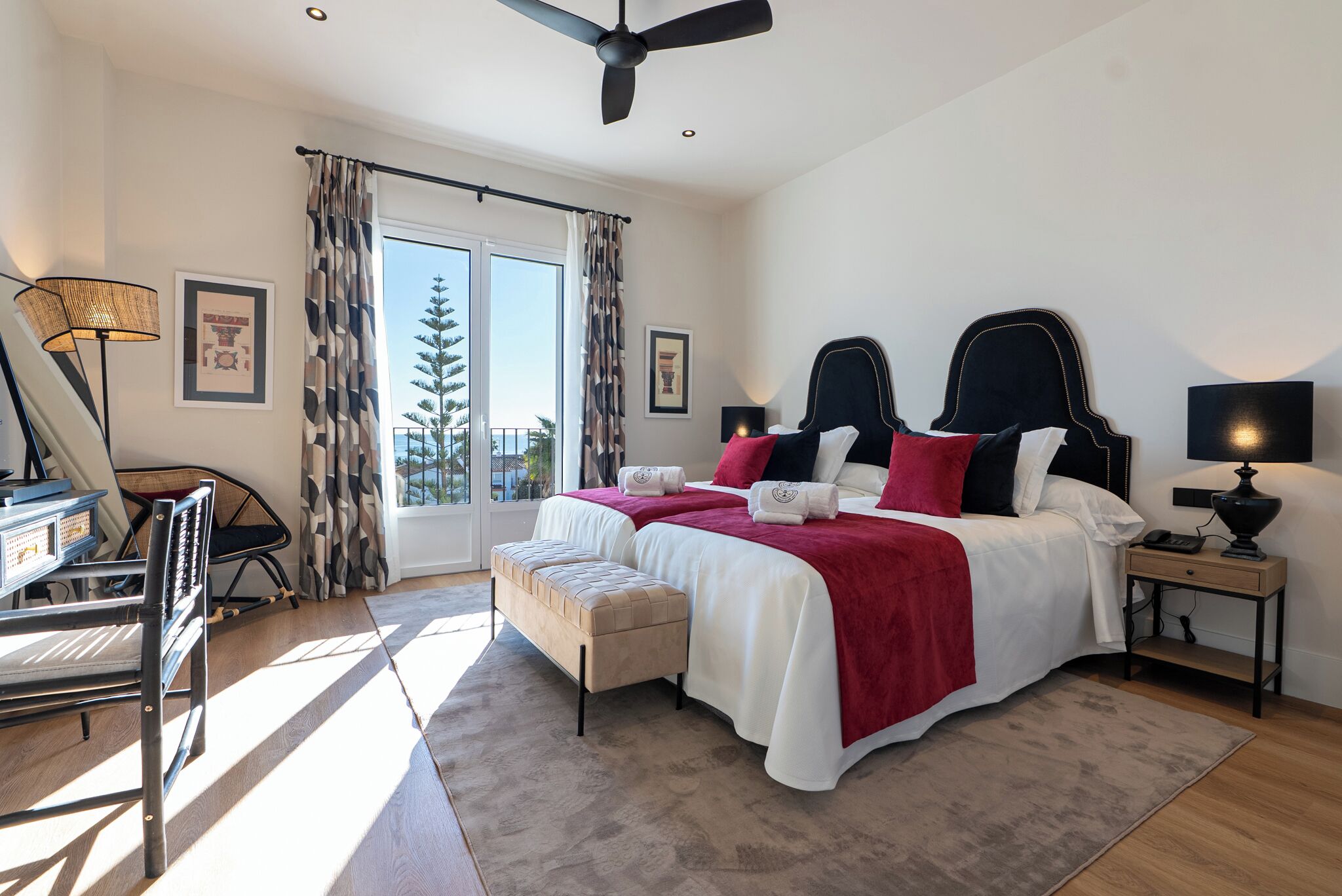 Coffres-forts dans les chambres, bureau