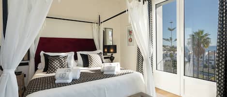 In-room safe, desk, laptop workspace, soundproofing