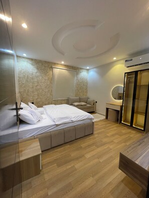 Blackout curtains, soundproofing, free WiFi - M4-101 (Madinah)