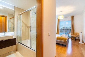 Shower, hair dryer, towels - GuestReady - Serenity retreat in Caniço (Caniço)