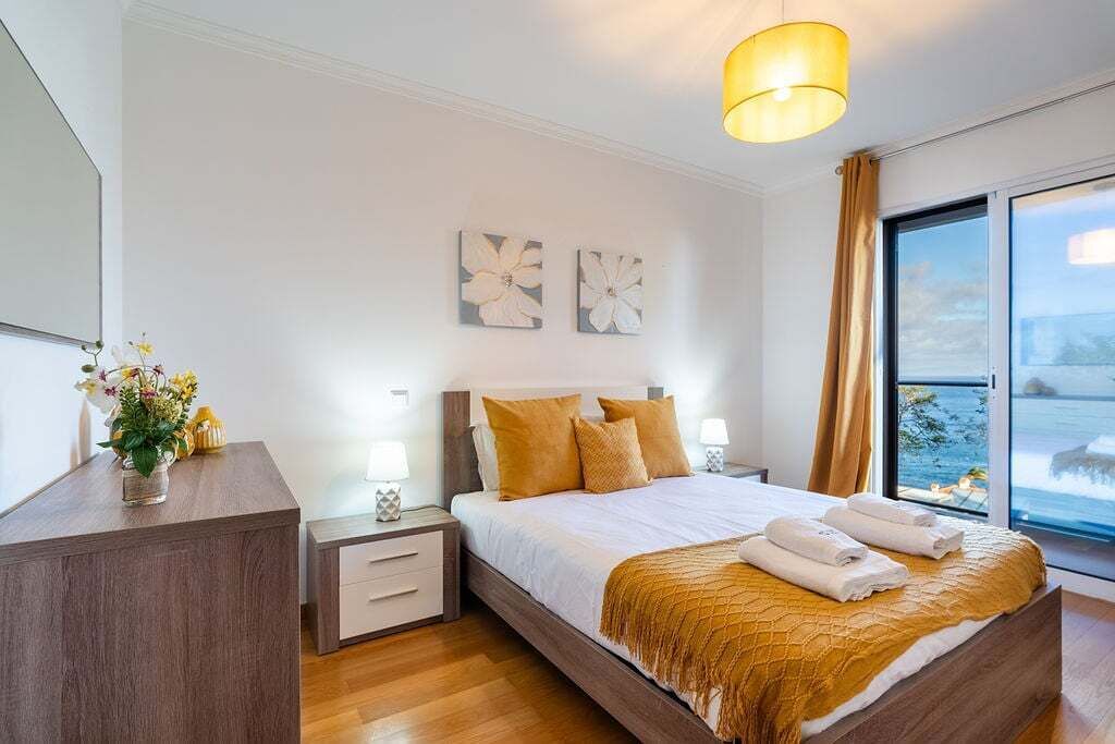 2 bedrooms, iron/ironing board, Internet, bed sheets