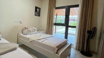 Iron/ironing board, free WiFi, bed sheets