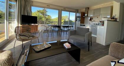 Beautiful bright apartment 50 m from the beach, close to all amenities