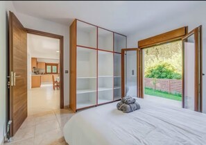 2 bedrooms, desk, iron/ironing board, free WiFi - 
Casa Terra Verde,Discover a warm and welcoming heaven, a second home. (Lefkimmi)