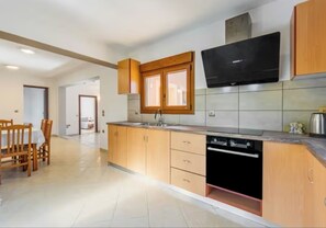 Fridge, oven, stovetop, toaster - 
Casa Terra Verde,Discover a warm and welcoming heaven, a second home. (Lefkimmi)
