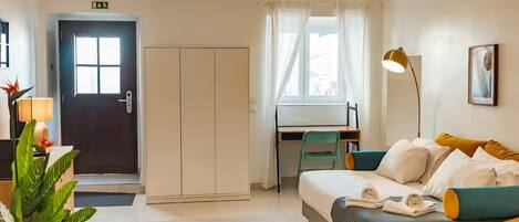 熨斗/熨衫板、Wi-Fi、床單