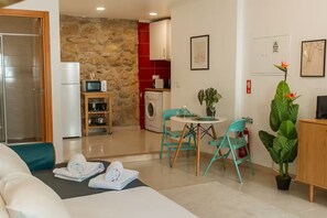 Interior - Spacious Studio in the Old Moorish quarter (Lisboa)