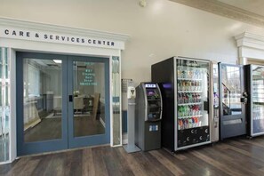 Unclassified image, 4 of 13, button - Lux mins to Hospitals, Arena and Stadiums Uptown Charlotte (Charlotte)