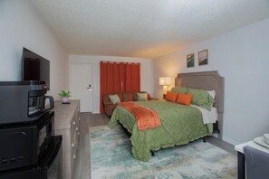 Unclassified image, 5 of 13, button - Lux mins to Hospitals, Arena and Stadiums Uptown Charlotte (Charlotte)