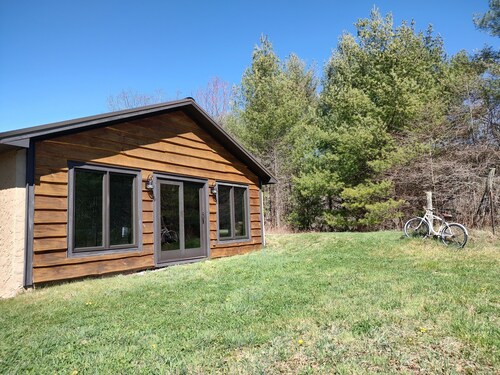 Hiker's Hideout Blue Ridge Pkwy, Peaceful guest cabin off MM 313