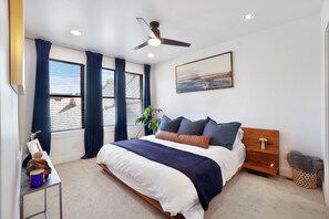 3 habitaciones, tabla de planchar con plancha, wifi y ropa de cama 
