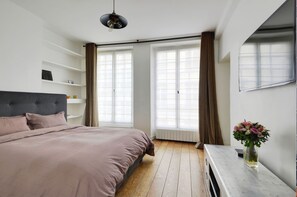 2 bedrooms, iron/ironing board, free WiFi, bed sheets - Bright & Spacious Haussmannian Luxury Residence in Prestigious Le Marais (Paris)