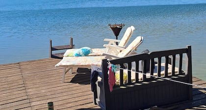 Gemütliches Ferienhaus am Lübbesee mit Terrasse, Garten und Steg am See