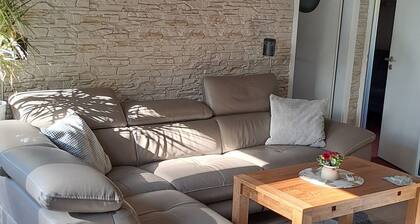 Cozy vacation home on Lake Lübbesee with terrace, garden and jetty on the lake