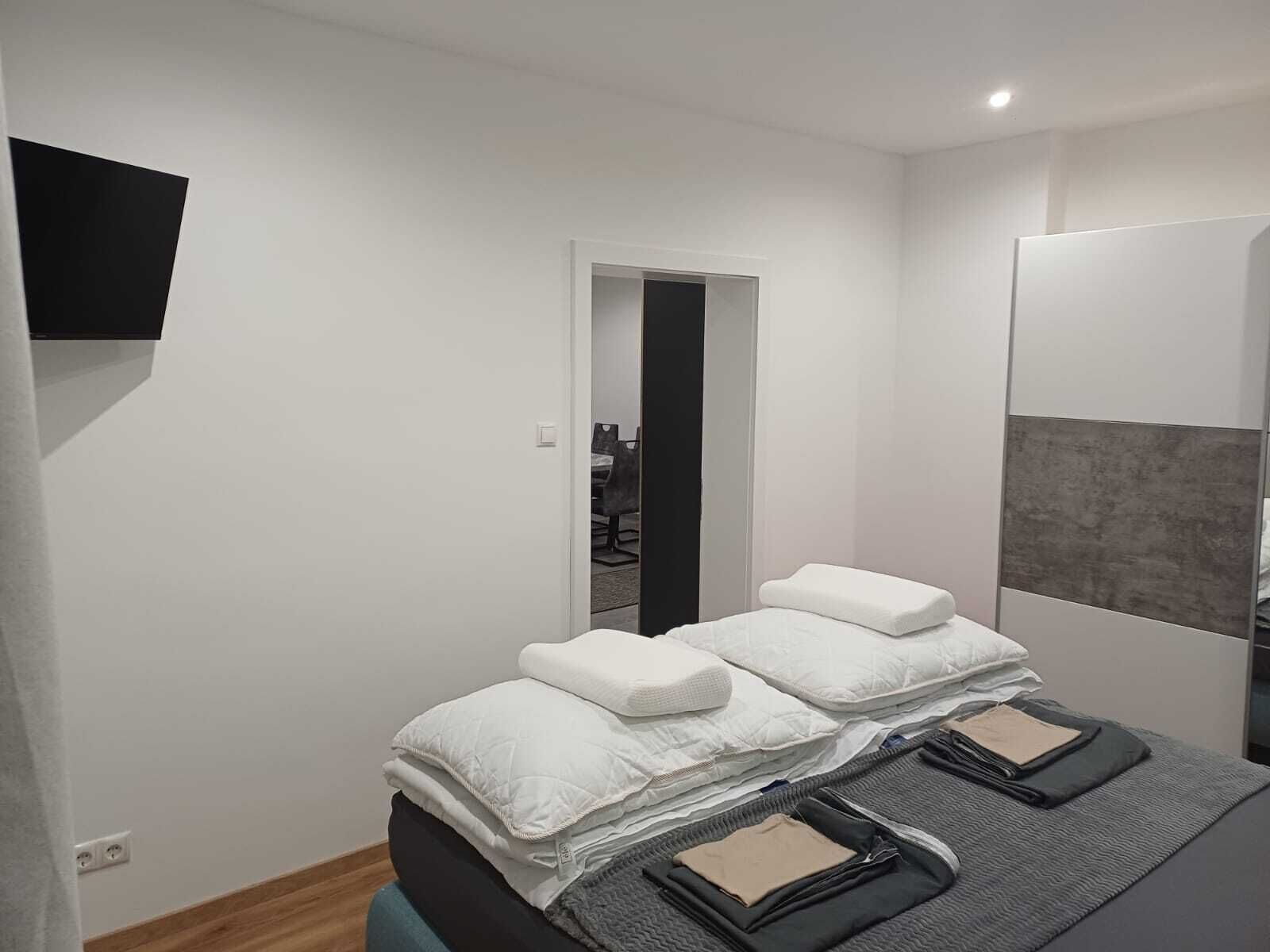 2 chambres, fer et planche à repasser, Wi-Fi, draps fournis