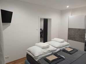 2 bedrooms, iron/ironing board, WiFi, bed sheets - "Vacations on the sunny side of the Semmering in Breitenstein" (Breitenstein)
