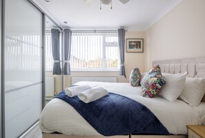 Schreibtisch, Bügeleisen/Bügelbrett, WLAN, Bettwäsche